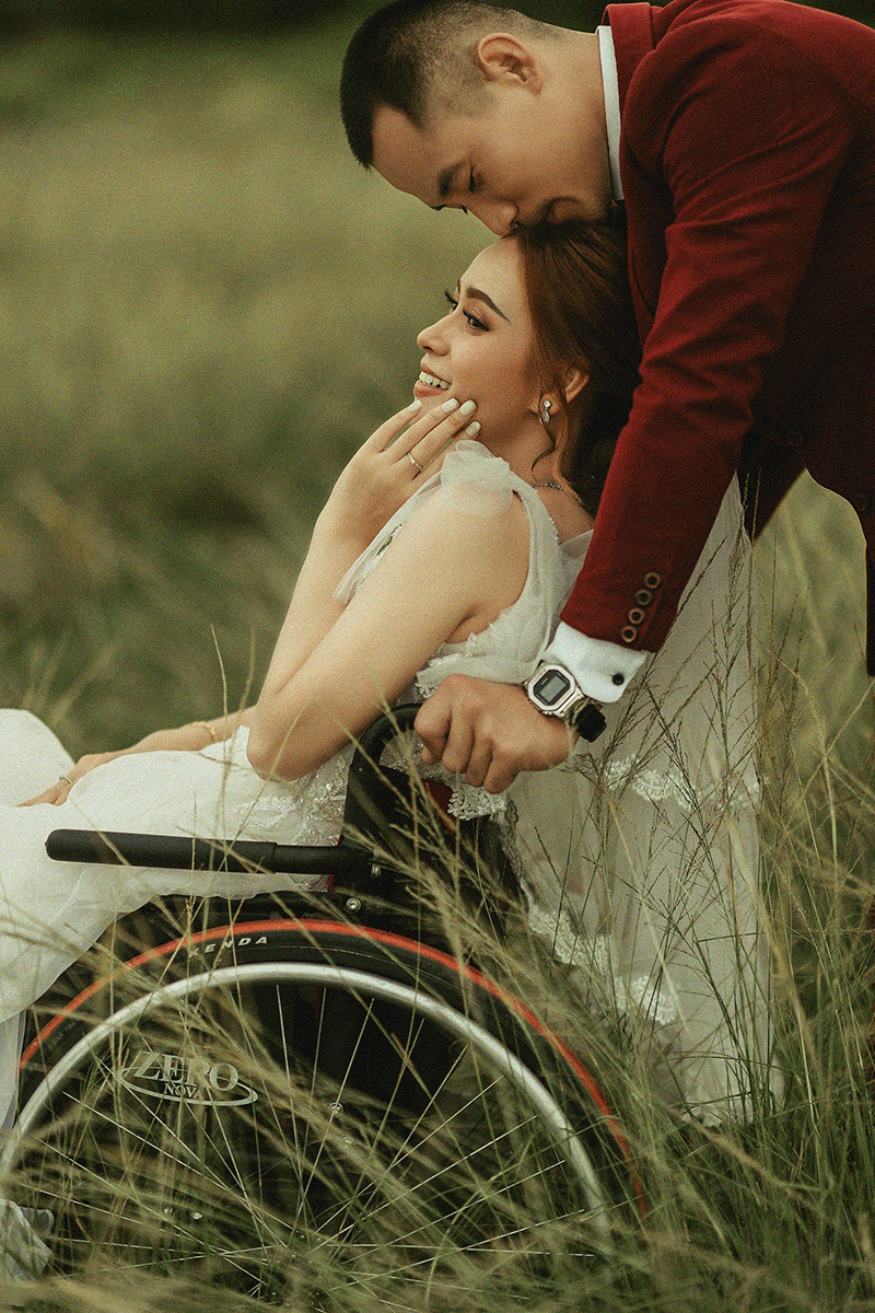 ไวรัล 2 ล้านวิว เจ้าสาววีลแชร์ควงคู่เจ้าบ่าวถ่ายพรีเวดดิ้ง