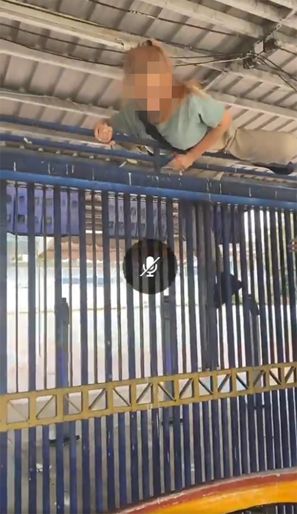 หยก เยาวชน 15 ปีนรั้วเข้าโรงเรียน หลังรปภ ปิดประตูห้ามเข้า  