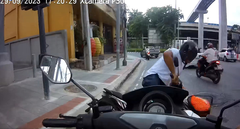 ขี่รถย้อนศรมาเจอตำรวจ ซิ่งหนีไม่คิดชีวิต