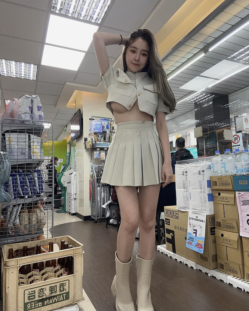 อดีตพยาบาลสาวแซ่บ