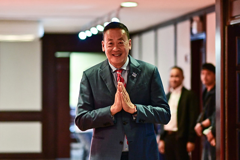 เศรษฐา ทวีสิน