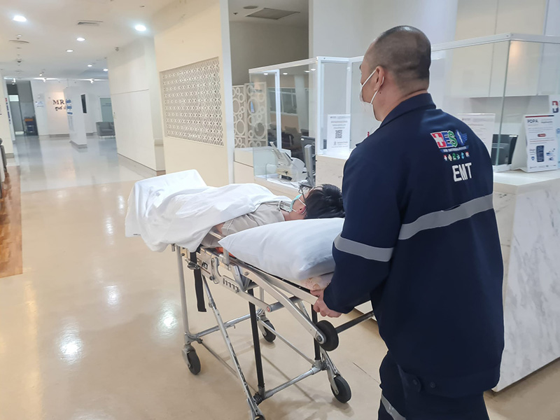 นับถือใจ หนุ่มป่วยหนักเข้า ICU ขอหมอไปเลือกตั้ง 