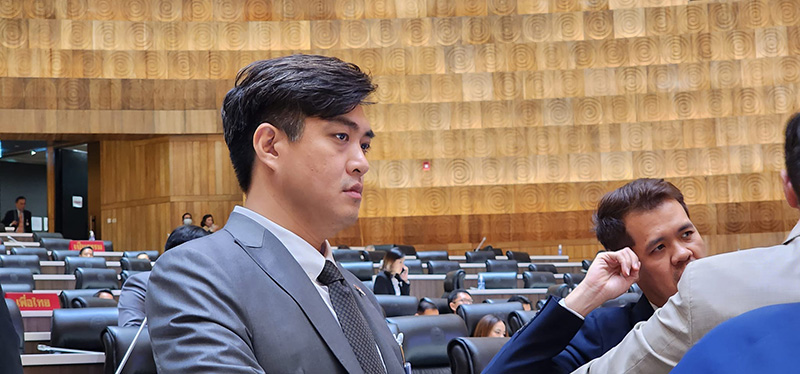 ชัยวัฒน์ สถาวรวิจิตร