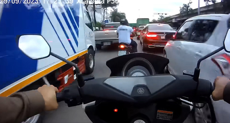 ขี่รถย้อนศรมาเจอตำรวจ ซิ่งหนีไม่คิดชีวิต