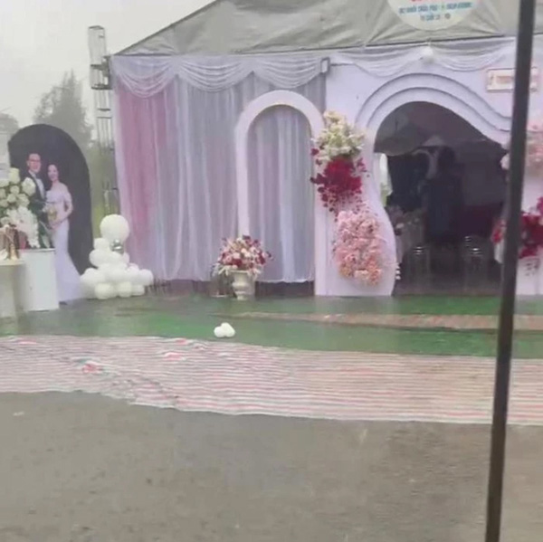 งานแต่งแสนเศร้า