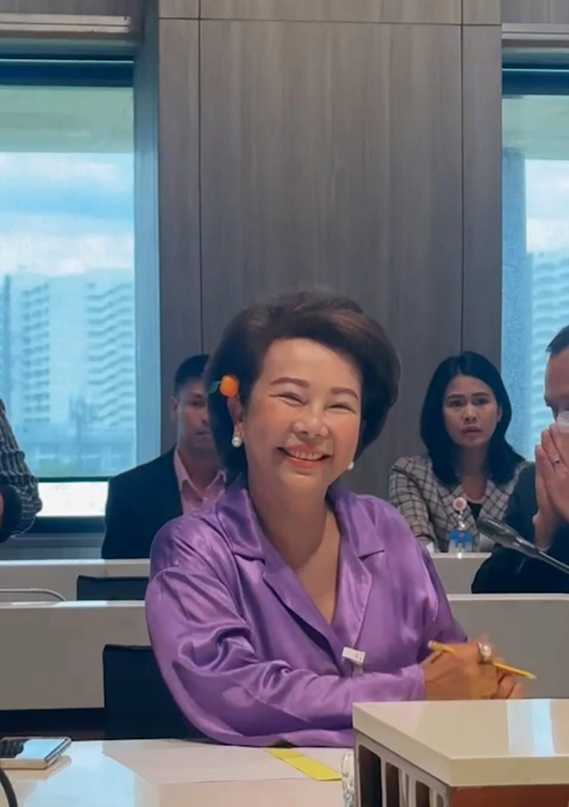 อมรัตน์ โชคปมิตต์กุล