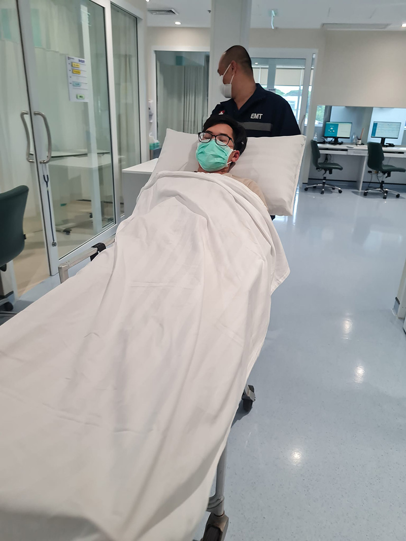 นับถือใจ หนุ่มป่วยหนักเข้า ICU ขอหมอไปเลือกตั้ง 