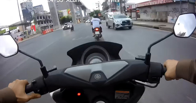 ขี่รถย้อนศรมาเจอตำรวจ ซิ่งหนีไม่คิดชีวิต