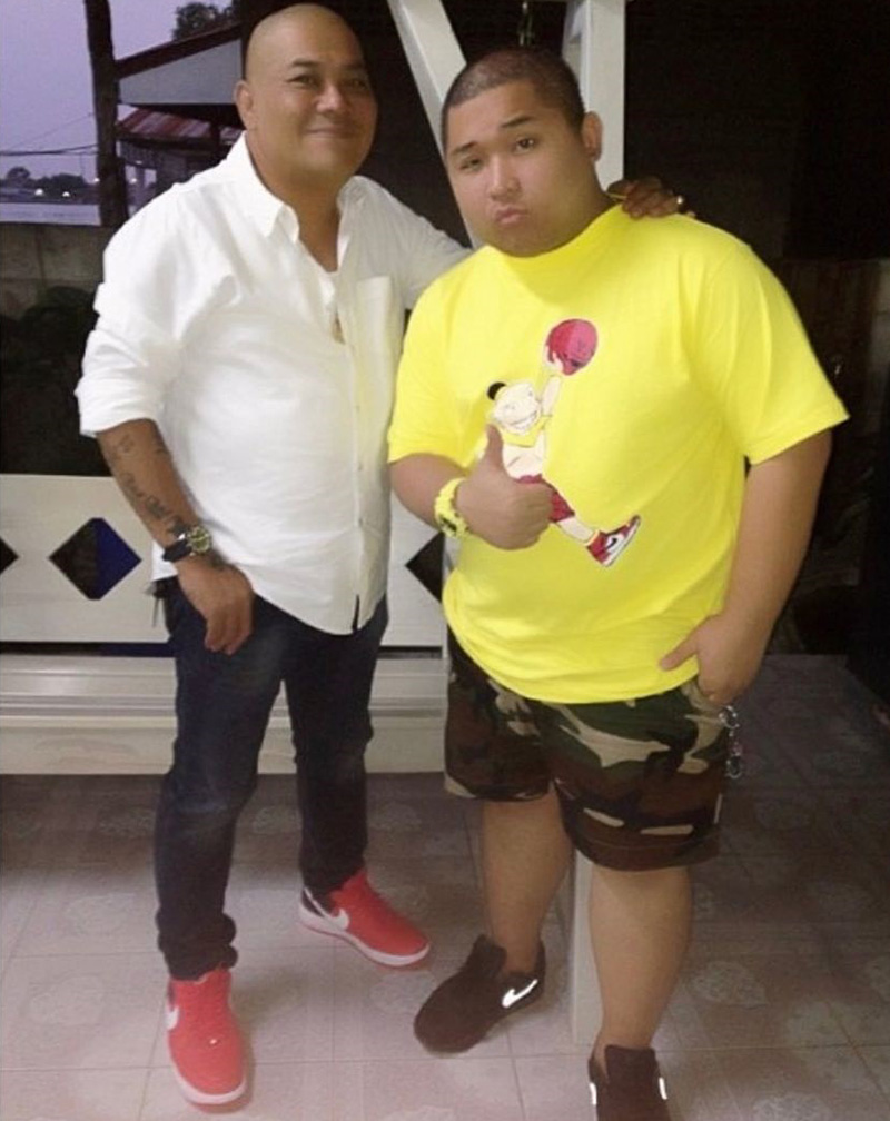 บุกรวบ เฮงเฮง ลูกชาย โป๊งเหน่ง เชิญยิ้ม โพสต์คลิปสาวเซ็กซี่ชวนเล่นพนันออนไลน์ 