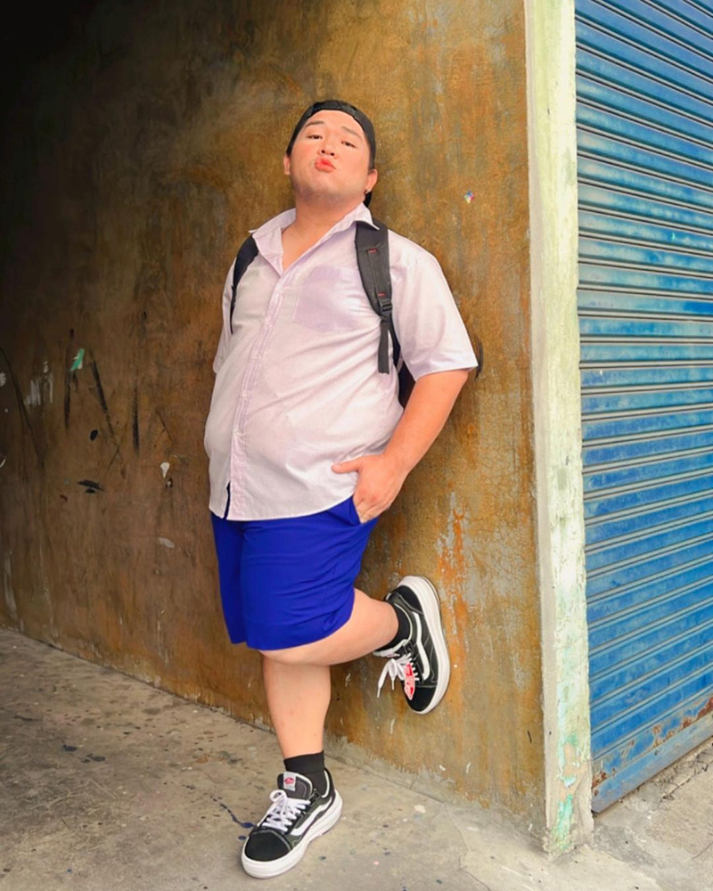 บุกรวบ เฮงเฮง ลูกชาย โป๊งเหน่ง เชิญยิ้ม โพสต์คลิปสาวเซ็กซี่ชวนเล่นพนันออนไลน์ 