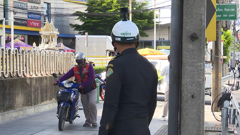 ซิ่ง จยย บนทางเท้า เจอปรับ 2000 บอกทำประจำไม่รู้จับจริง ลั่นค่าปรับแพงเกิน 