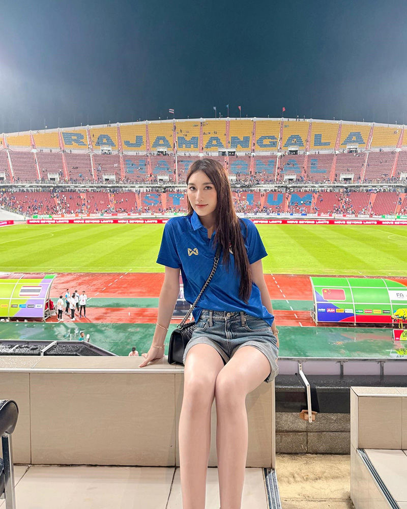 เบส รักษ์วนีย์