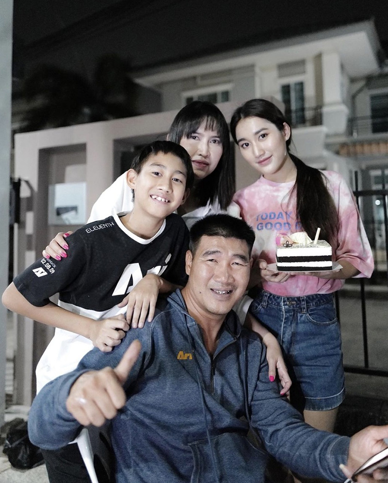 อ้อย เสาวนีย์