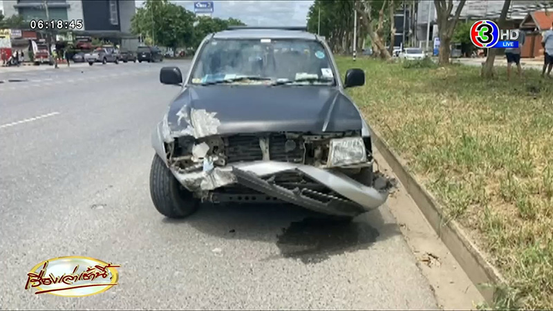 จุดจบคนมักง่าย กลับรถในที่ห้าม เฉี่ยวอีกคันพุ่งเข้าโชว์รูมพังยับ แถมไม่มีประกัน 