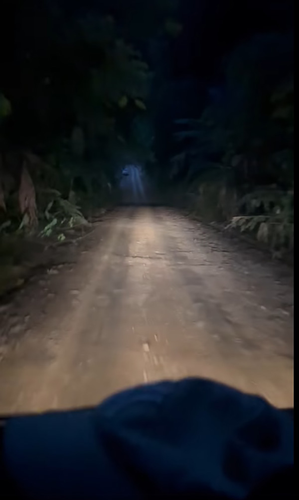 รถคณะแดนเซอร์ ขับตาม GPS เกือบตกเหว