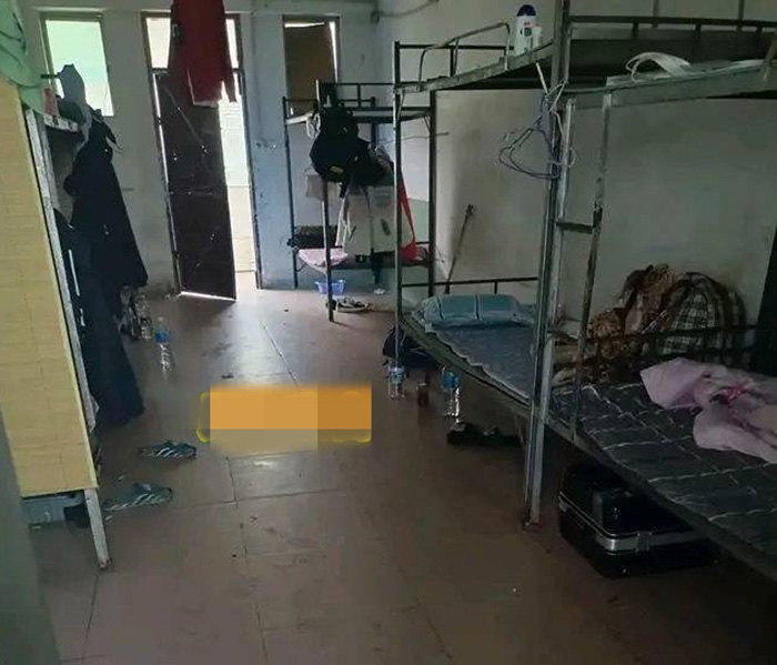 หนุ่มพาแฟนสาวมาอยู่หอพักรวม