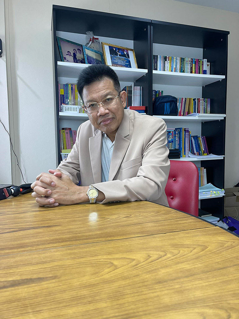 ทนายเดชา