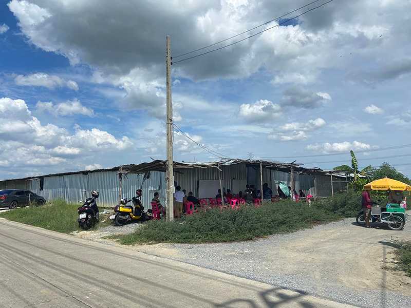 จ่ายเงินเป็นแสนหวังได้บ้านสวย สภาพจริงได้บ้านสังกะสี นึกว่าแคมป์คนงาน