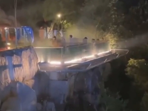 โรงแรมบ่อน้ำพุร้อน 5 ดาว ถ่ายคลิปลูกค้าแช่น้ำ 