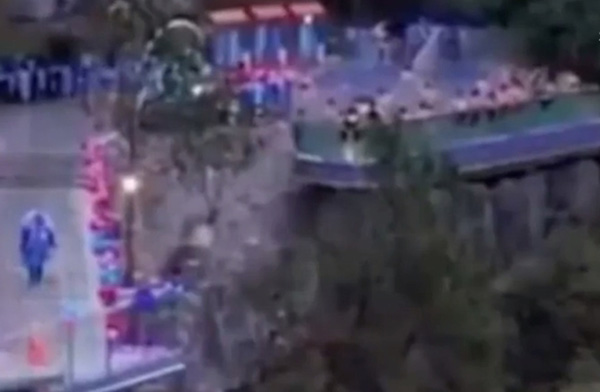 โรงแรมบ่อน้ำพุร้อน 5 ดาว ถ่ายคลิปลูกค้าแช่น้ำ 