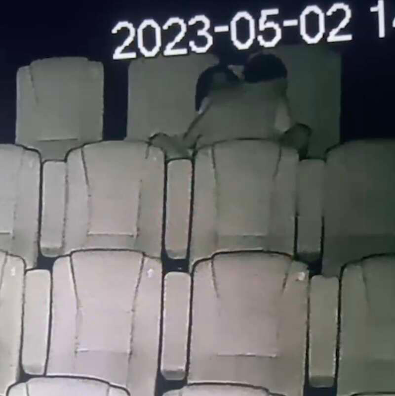 คู่รักใจเด็ด เข้าโรงหนังจัดซีนร้อน แซ่บเก้าอี้สะเทือน