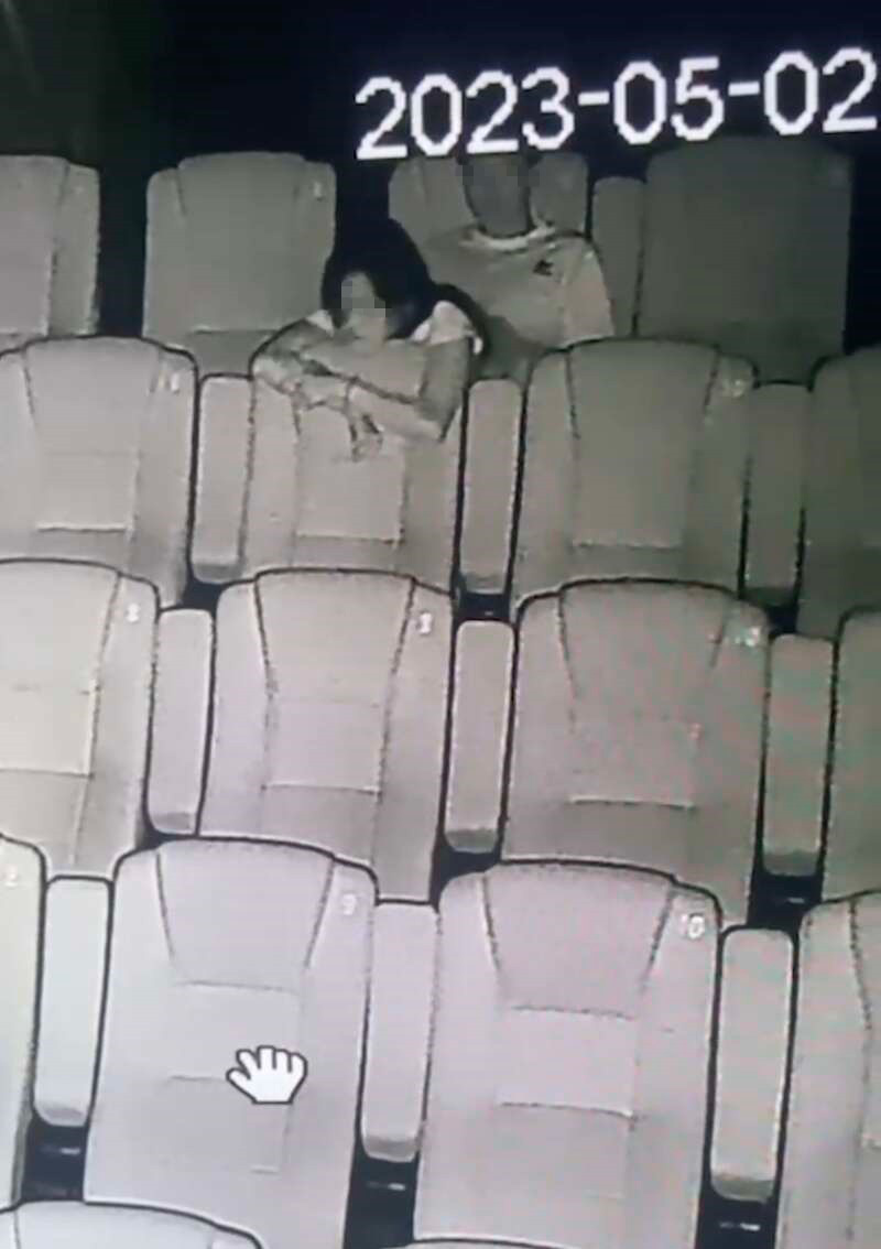 คู่รักใจเด็ด เข้าโรงหนังจัดซีนร้อน แซ่บเก้าอี้สะเทือน