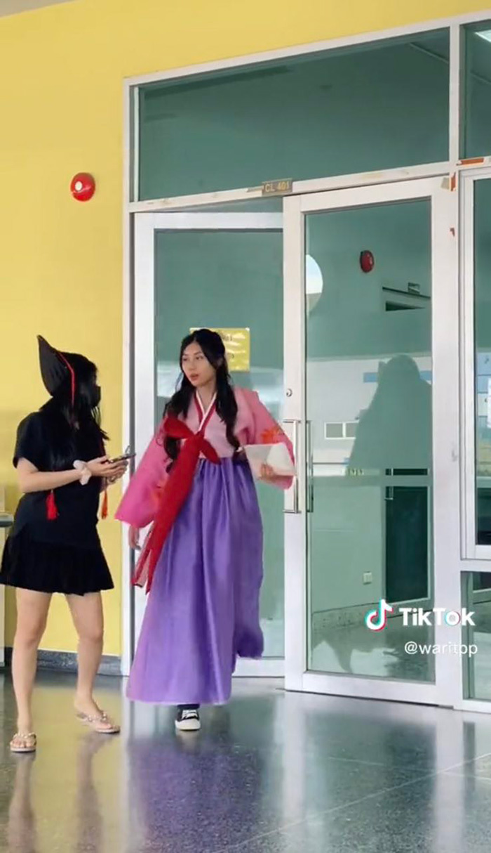 เมื่ออาจารย์ให้ใส่ชุดอะไรมาสอบก็ได้ นิสิตปี 4 