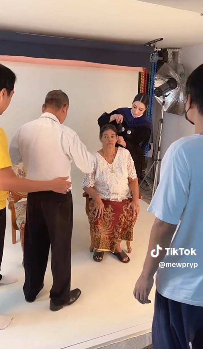 ลูกสาวสานฝันแม่ พาไปถ่ายรูปก่อนวันรับปริญญา วาระสุดท้ายก่อนจากไป 