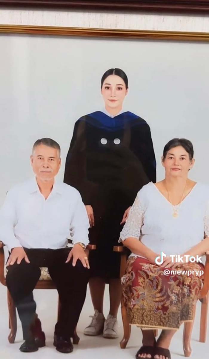 ลูกสาวสานฝันแม่ พาไปถ่ายรูปก่อนวันรับปริญญา วาระสุดท้ายก่อนจากไป 