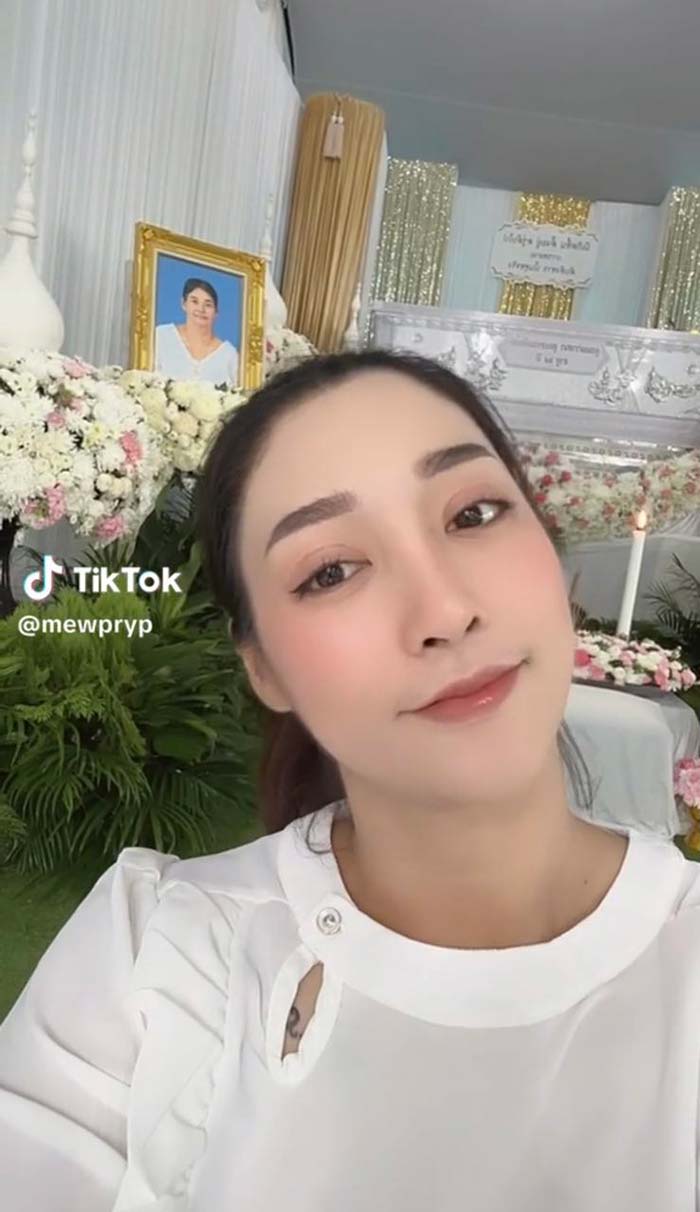 ลูกสาวสานฝันแม่ พาไปถ่ายรูปก่อนวันรับปริญญา วาระสุดท้ายก่อนจากไป 