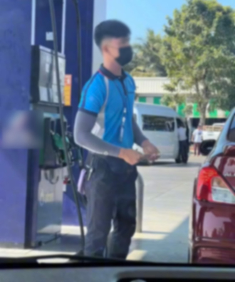 โซเชียลแห่ปกป้อง เด็กปั๊มหล่อทะลุแมสก์ หลังเป็นไวรัล