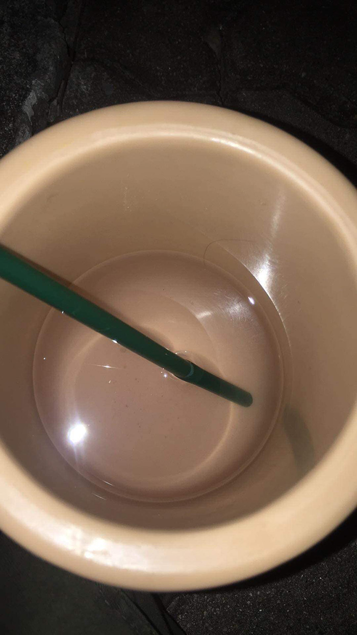 หญิงแม่โดนเพื่อนเทน้ำยาล้างห้องน้ำให้ดื่ม