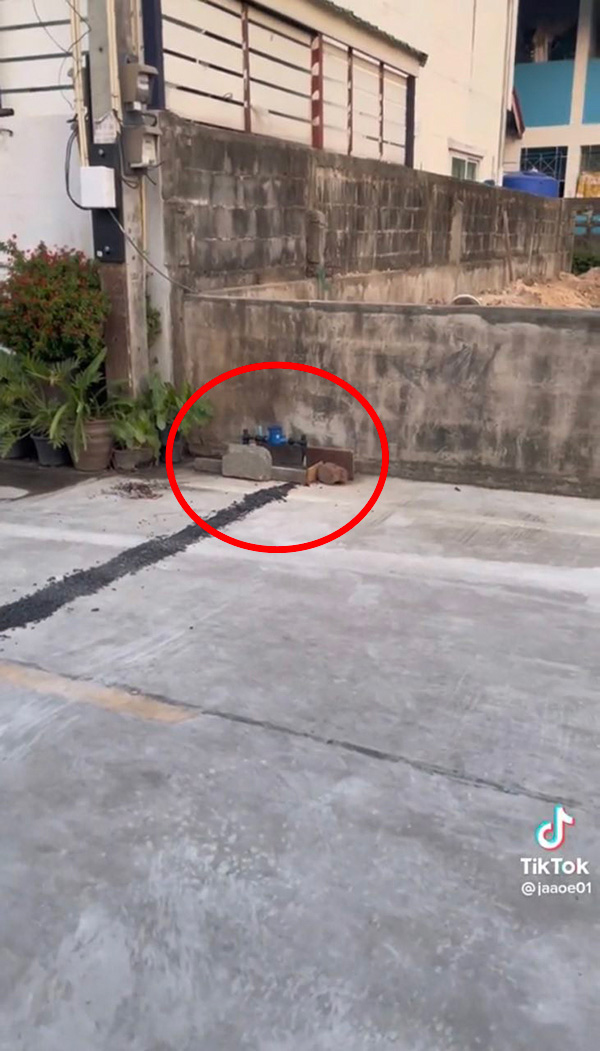 สาวคาใจ เสีย 4 หมื่น เดินท่อประปาเข้ามาเอง 