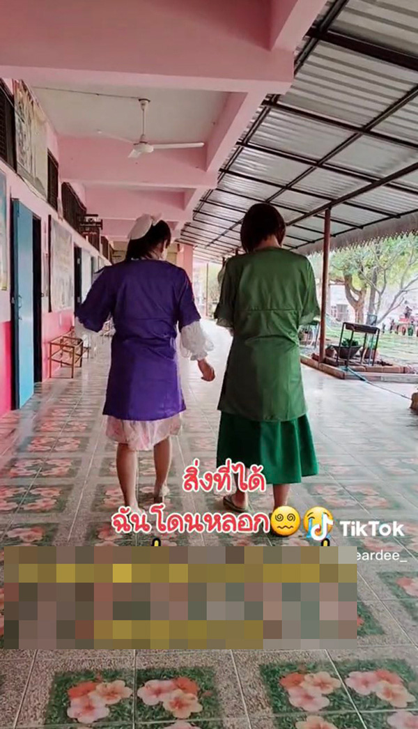 สั่งชุดไทยประยุกต์ร้านในเน็ต ในรูปสวยเป๊ะ 