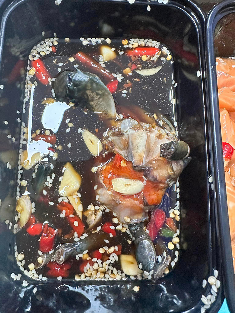 ลูกค้าสุดเฟล สั่งปูไข่ดอง แต่ได้ปูไข่เน่า 