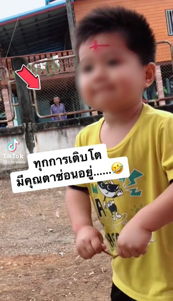 เอ็นดู ส่งลูกไปเรียนวันแรก แต่บ้านดันติดโรงเรียน 