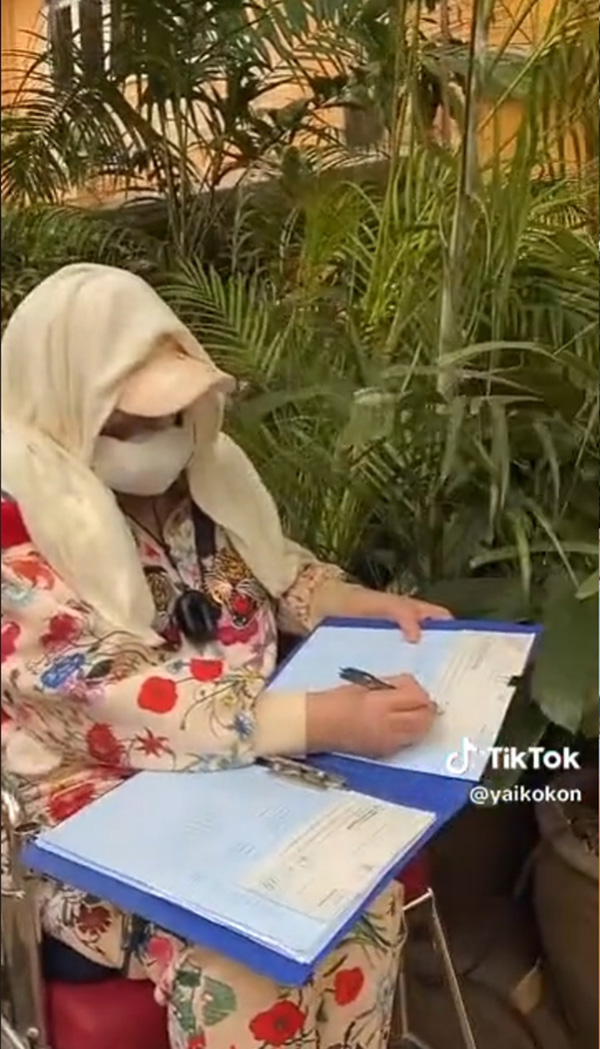 ไฮโซสุมณี กับคลิปเห็นแบงก์ 50 เหรียญ 10 ครั้งแรกในชีวิต 