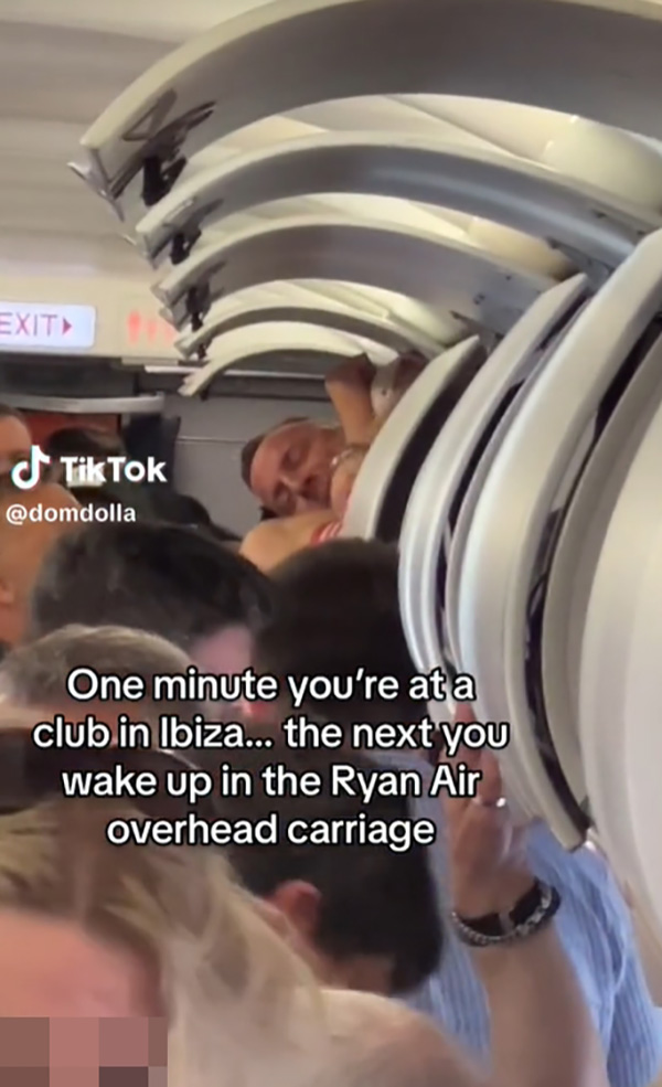 ผู้โดยสารสุดงง หนุ่มตื่นมาบนช่องเก็บกระเป๋าเครื่องบิน