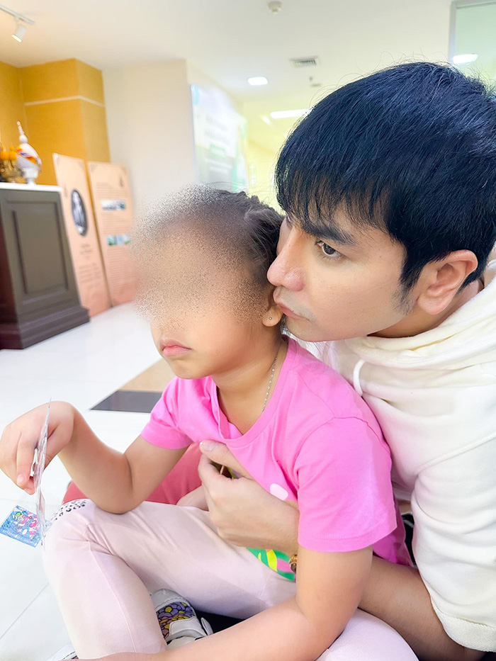  ตั๊ก กรกนก แม่ค้าออนไลน์ แฉ โรงเรียนนานาชาติค่าเทอมเกือบล้าน ลูกล้มเหงือกฉีก