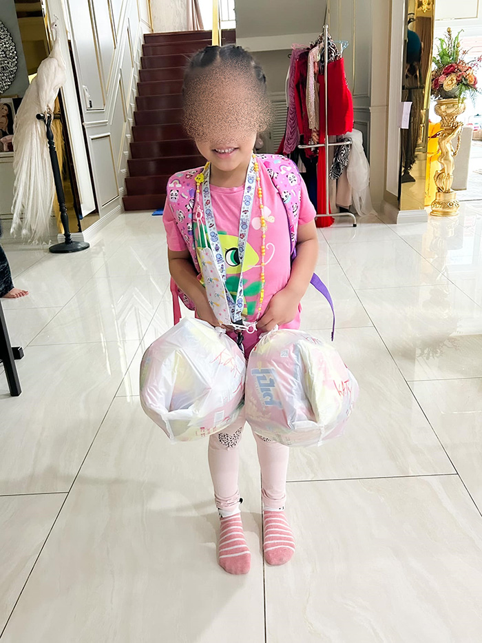  ตั๊ก กรกนก แม่ค้าออนไลน์ แฉ โรงเรียนนานาชาติค่าเทอมเกือบล้าน ลูกล้มเหงือกฉีก