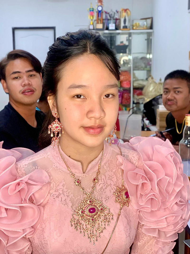 น้องรับงานนางแบบ แต่งหน้าเจ้าสาว เจอ รร. เอาผิด