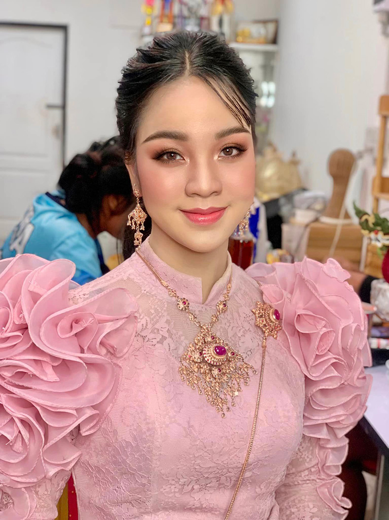 น้องรับงานนางแบบ แต่งหน้าเจ้าสาว เจอ รร. เอาผิด