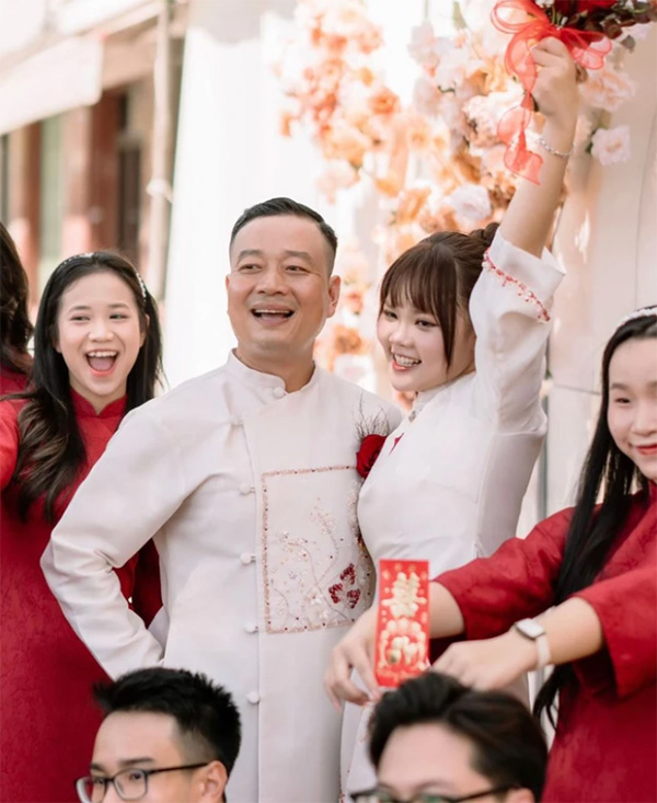 คู่รักอายุห่าง 20 ปี 