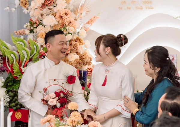 คู่รักอายุห่าง 20 ปี 