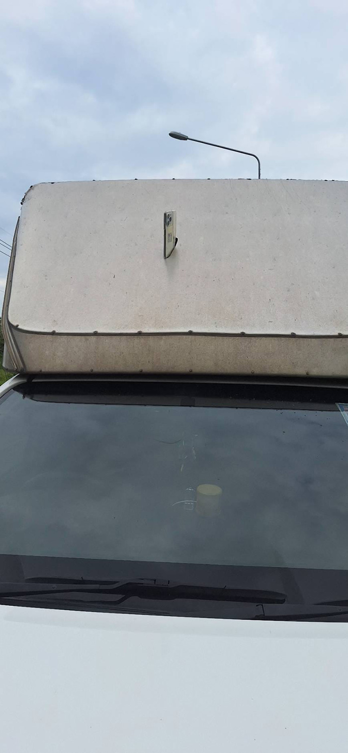 โทรศัพท์บินปักรถ