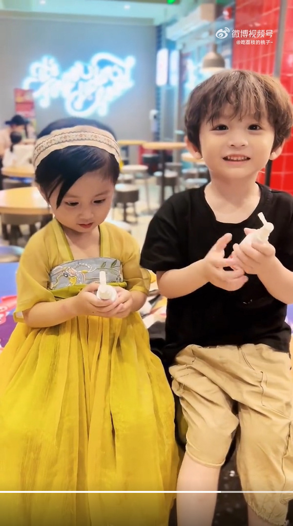 แม่ยังสาว มีลูก 5 คนรวด