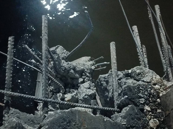 แนวเขื่อนริมแม่น้ำเจ้าพระยาทรุด 