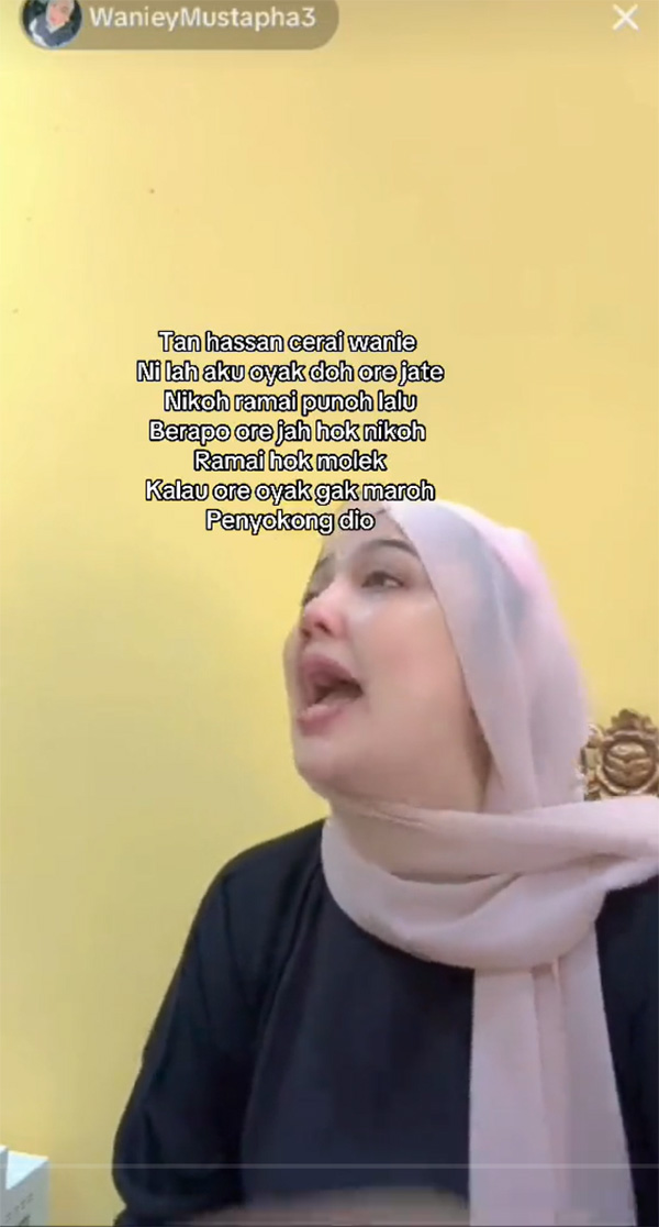 แม่ค้าช็อก ผัวบุกด่า ขอหย่ากลางไลฟ์