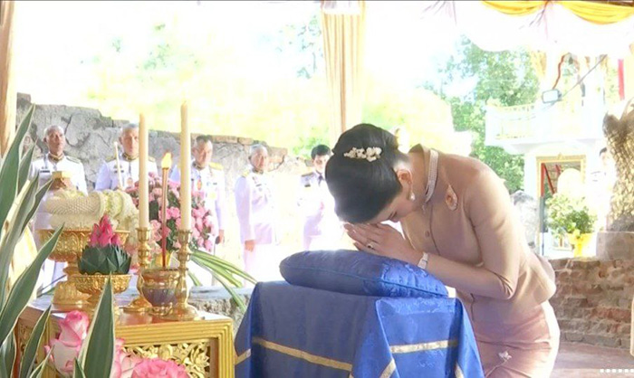 โปรดเกล้า ท่านผู้หญิงอรอนงค์ ปิยนาฏวชิรพัทธ์ ผู้แทนพระองค์ 