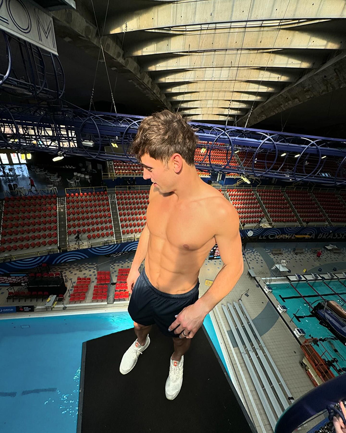 นักกีฬาหนุ่ม